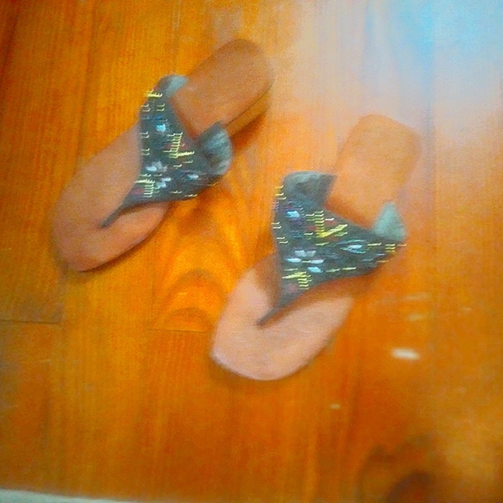 Nine west sandal,1"  wedge heel, size 9,multicolored beads